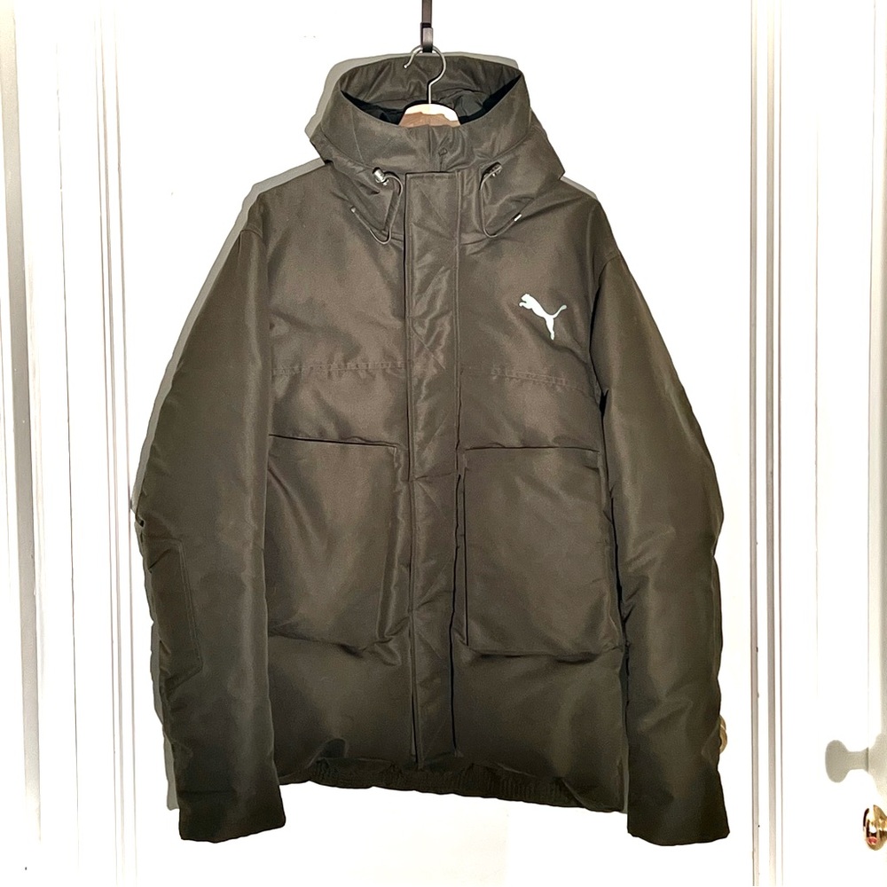 🔴 SOLD 🔴 Like new! Feather & down Puma bomber winter jacket. Sz. XL